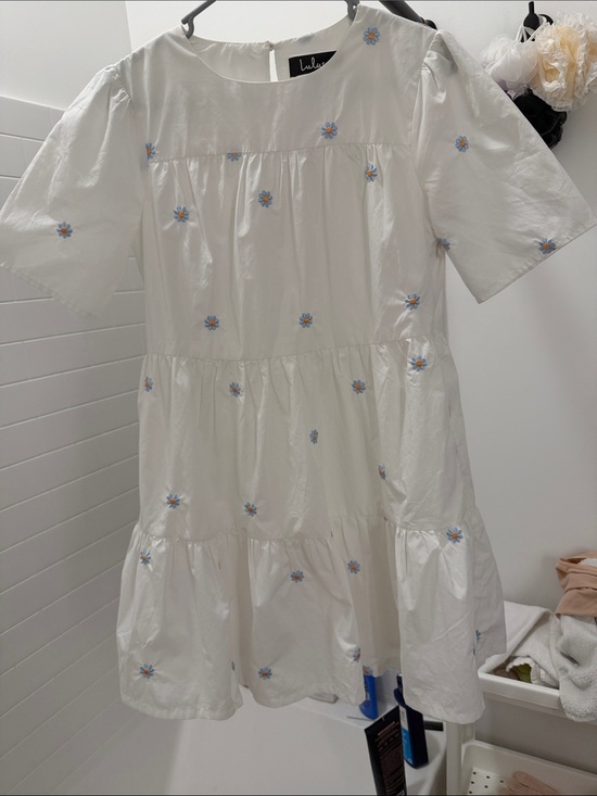 Lulus Dresses & Skirts - Lulu's White Tiered Dress with Blue & Yellow Daisy Embroidery